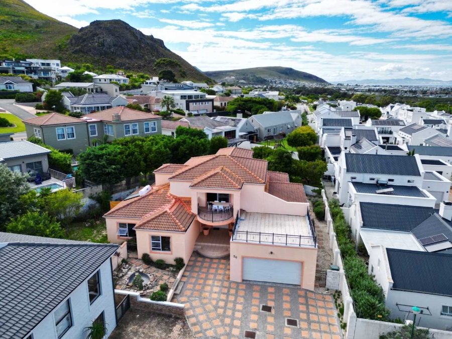 5 Bedroom Property for Sale in Chanteclair Western Cape